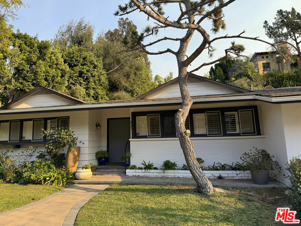 Property Photo:  480 Tuallitan Rd  CA 90049 