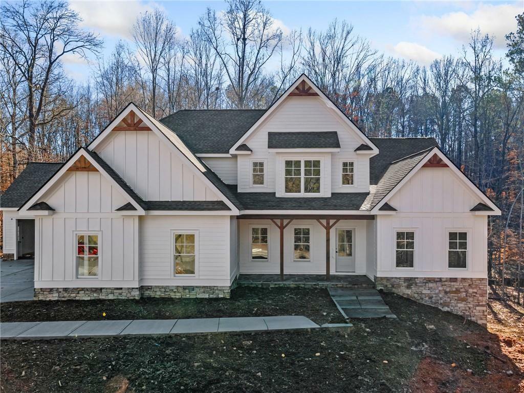 Property Photo: 221 Heritage Town Parkway GA 30115