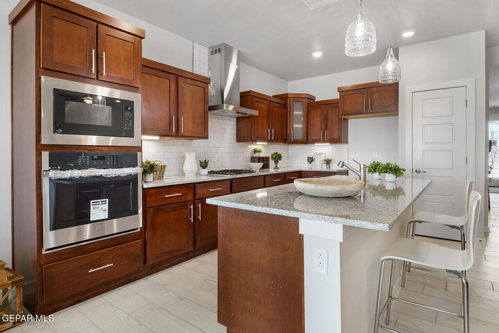 Property Photo:  9937 Isla Place  TX 79927 