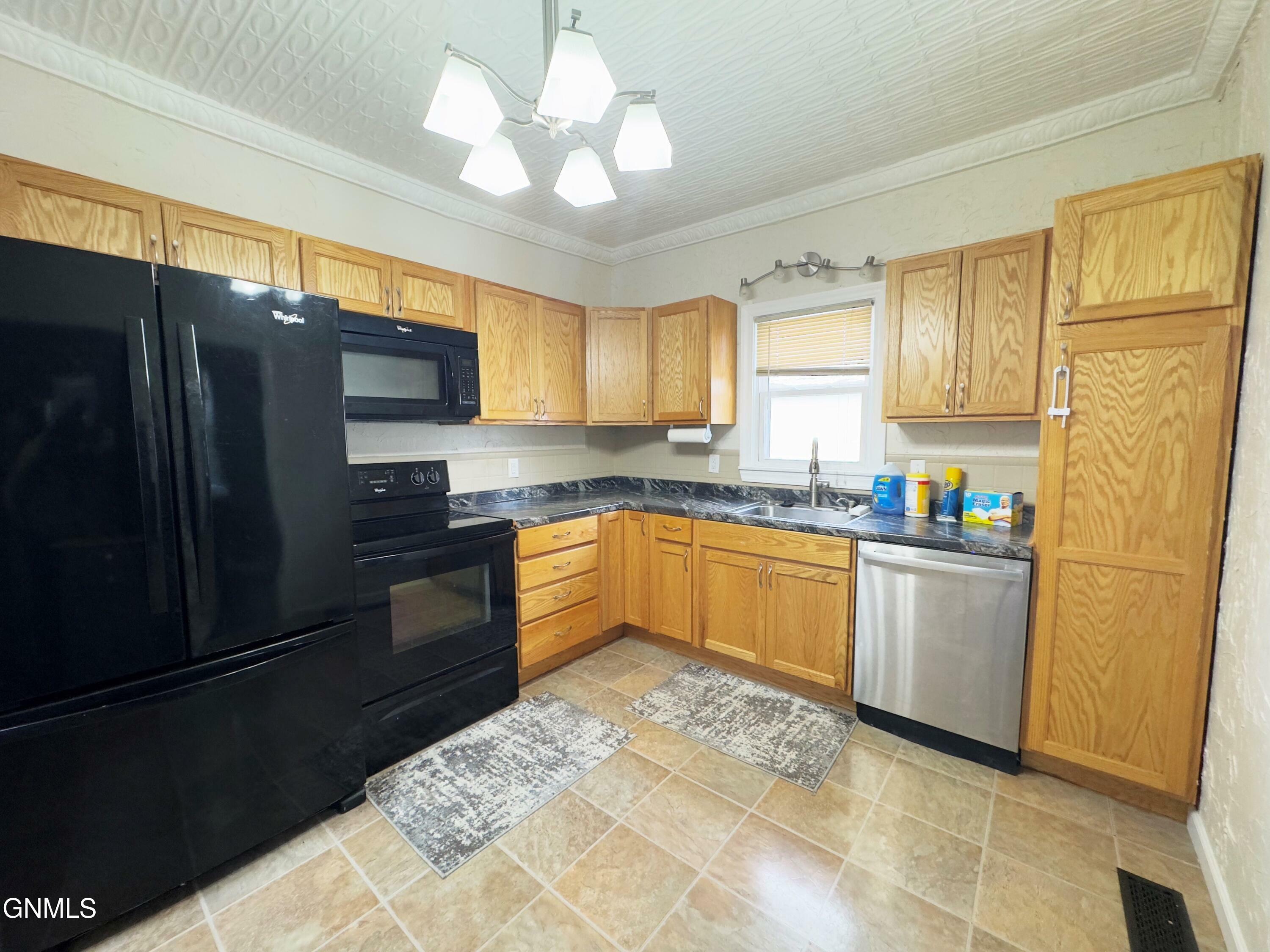 Property Photo:  202 1/2 Collins Avenue  ND 58554 