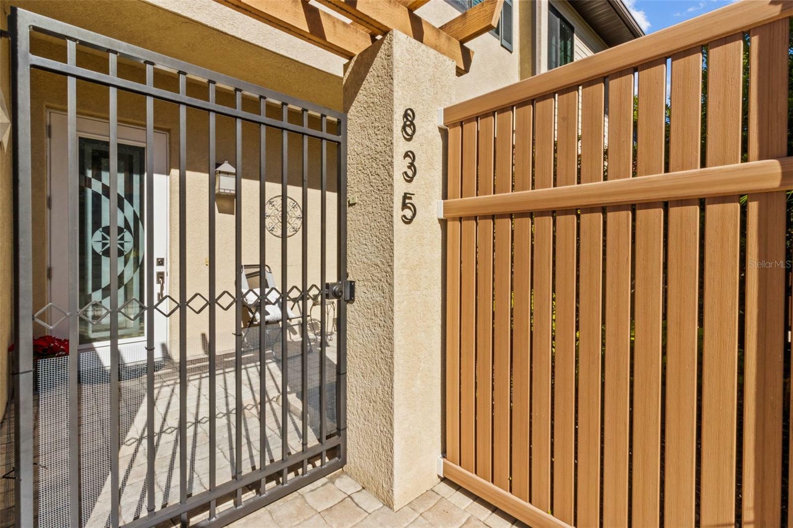 Property Photo: 835 7th Avenue N FL 33701