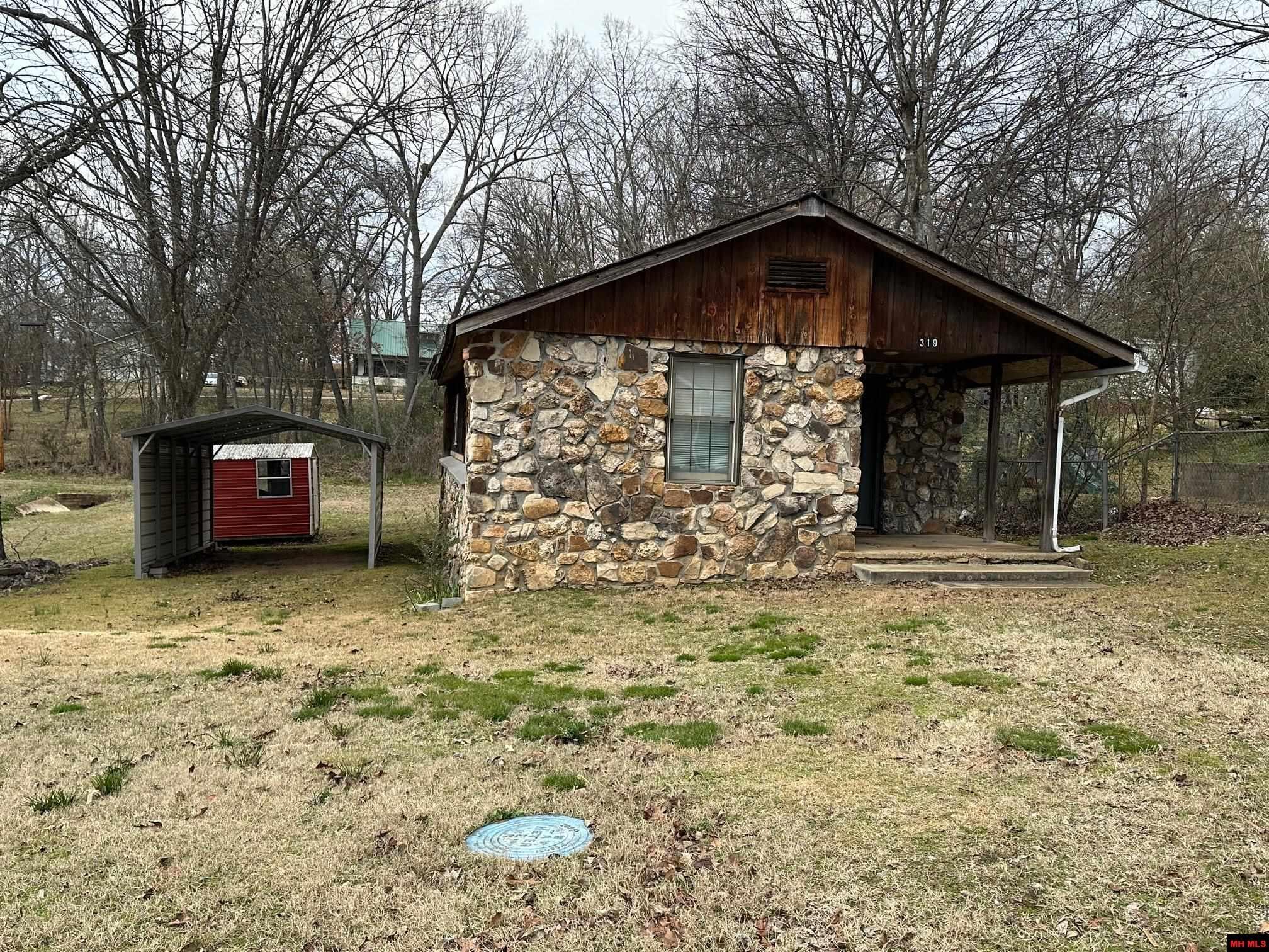 Property Photo:  319 Dalton Avenue  AR 72626 
