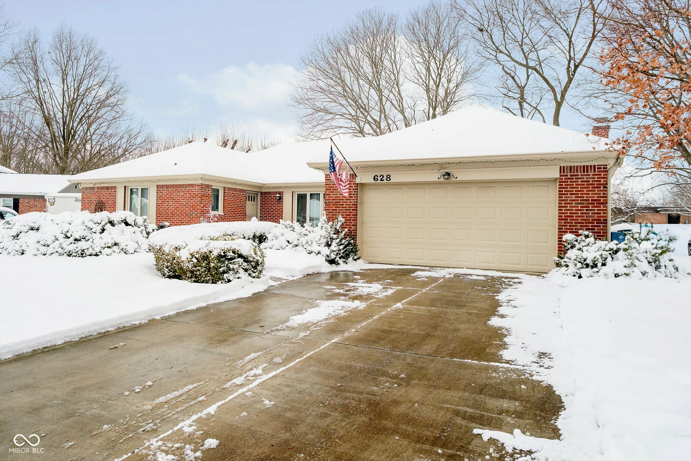 Property Photo:  628 Folcroft Court  IN 46234 