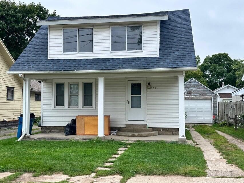Property Photo: 207 Cass Avenue MI 49203