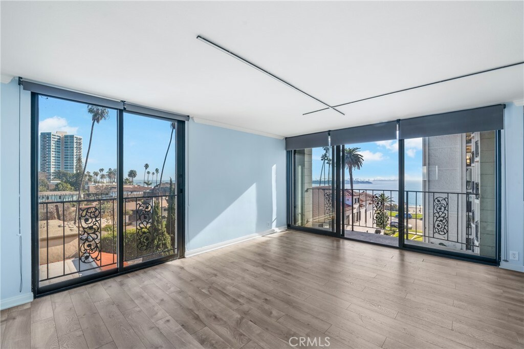 Property Photo:  2601 E Ocean Boulevard 407  CA 90803 