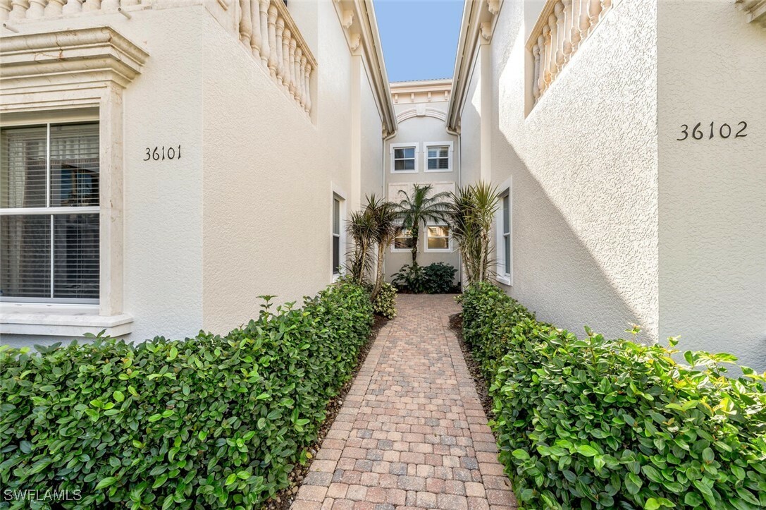 Property Photo:  513 Avellino Isles Circle 101  FL 34119 