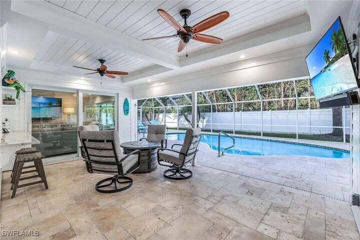 Property Photo: 655 Park Shore Drive FL 34103