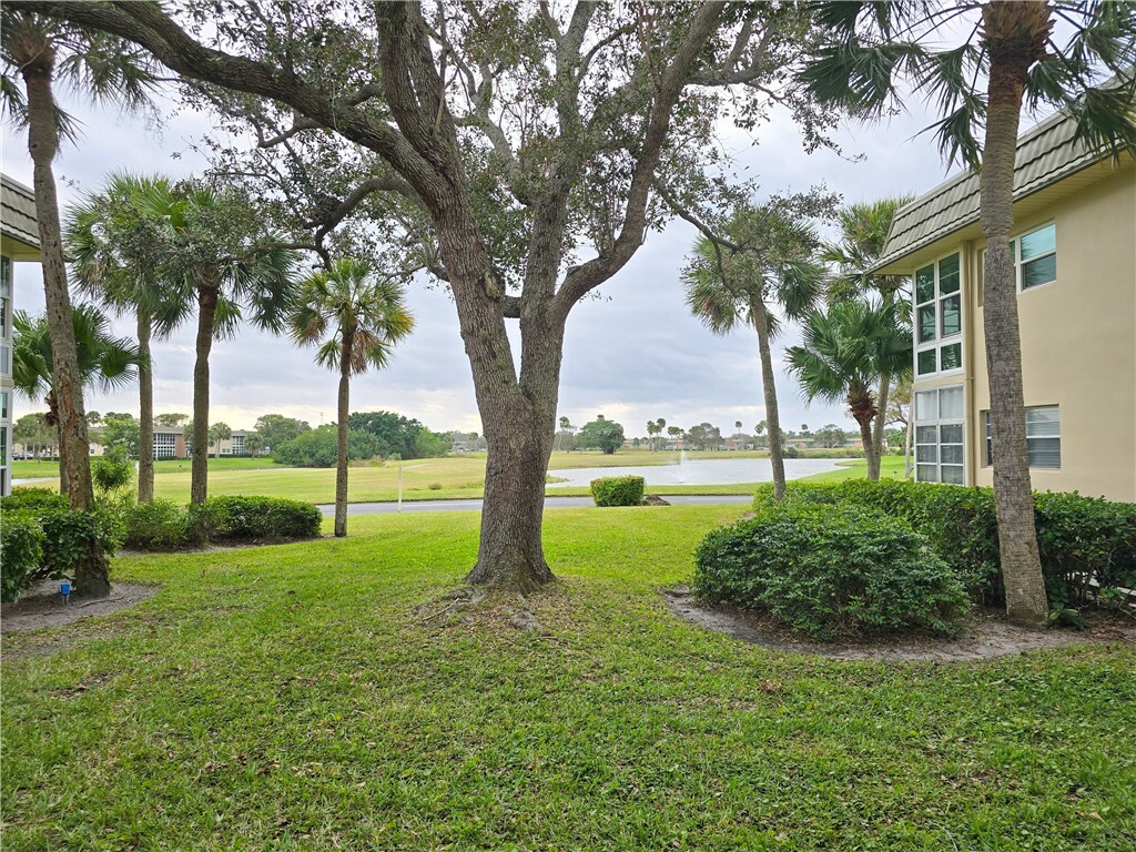 Property Photo:  29 Vista Gardens Trail 104  FL 32962 