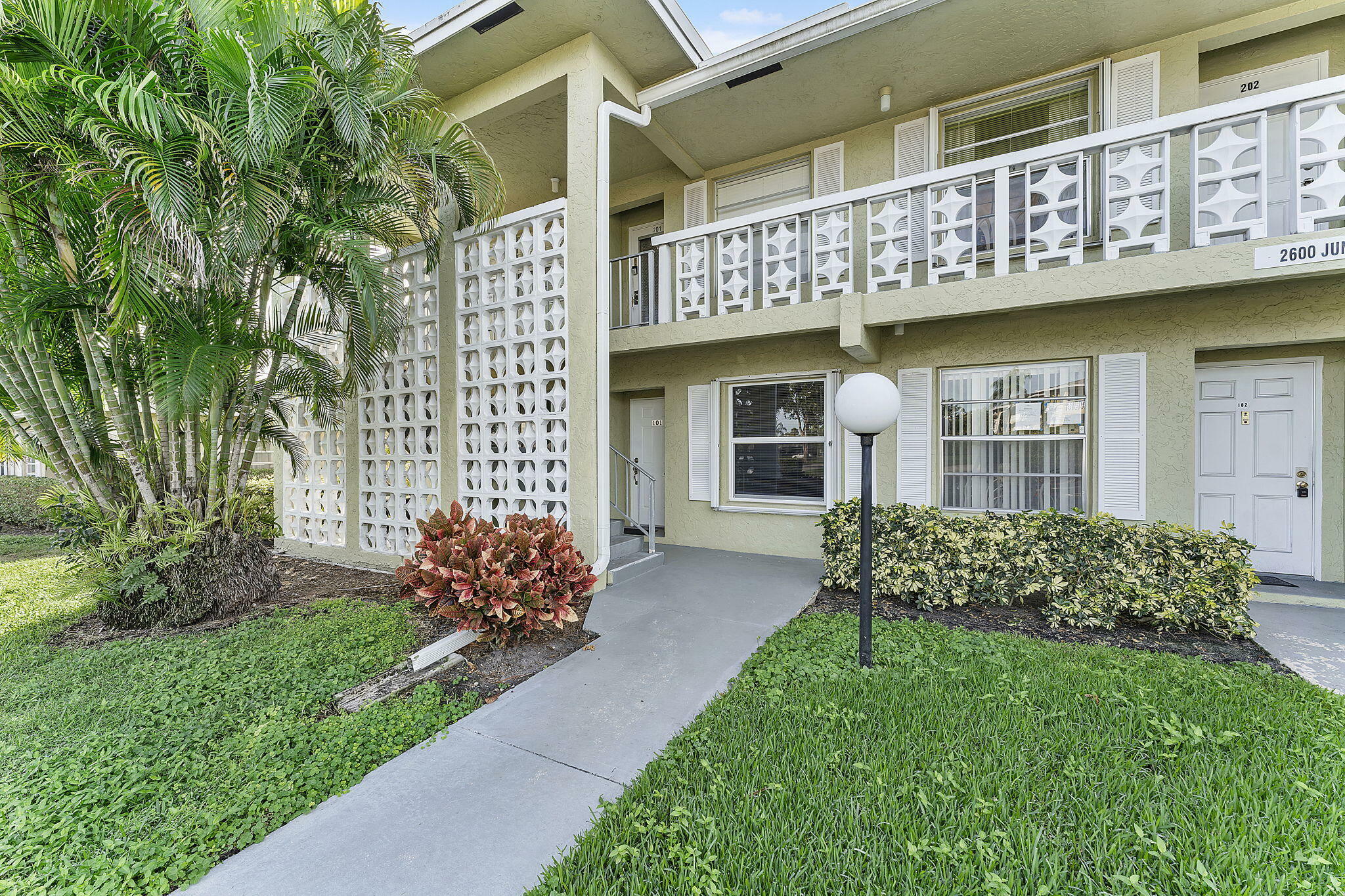 Property Photo:  2600 Juniper Drive 101  FL 33445 