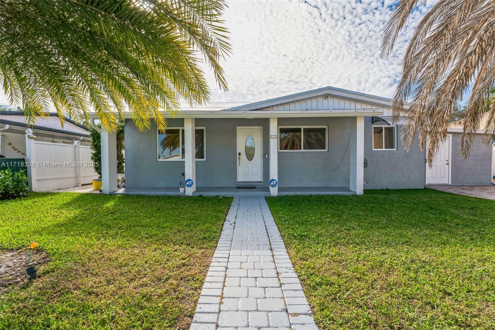 Property Photo:  1034 Almeria Rd  FL 33405 