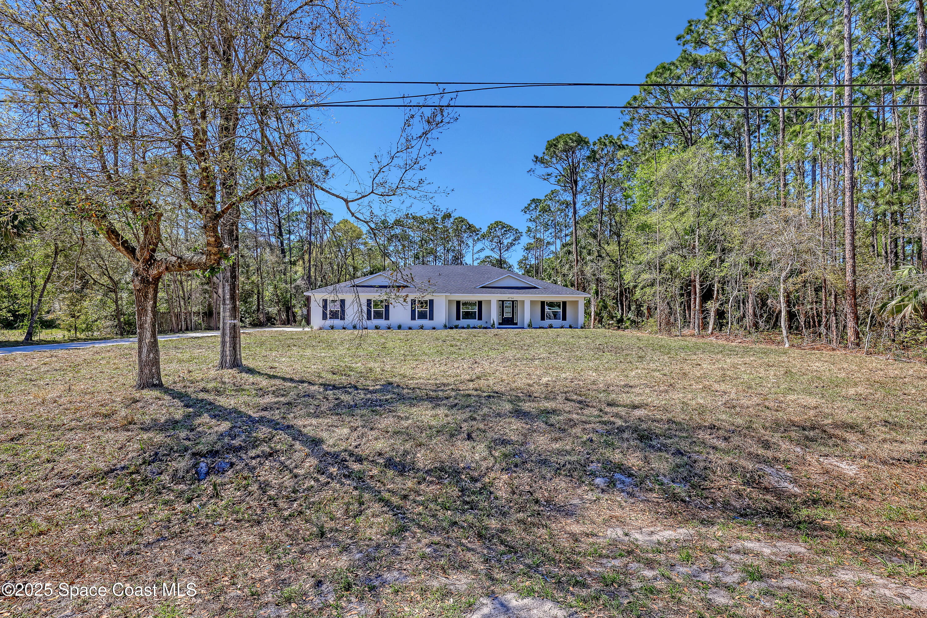 Property Photo:  4714 E Little Court  FL 32926 