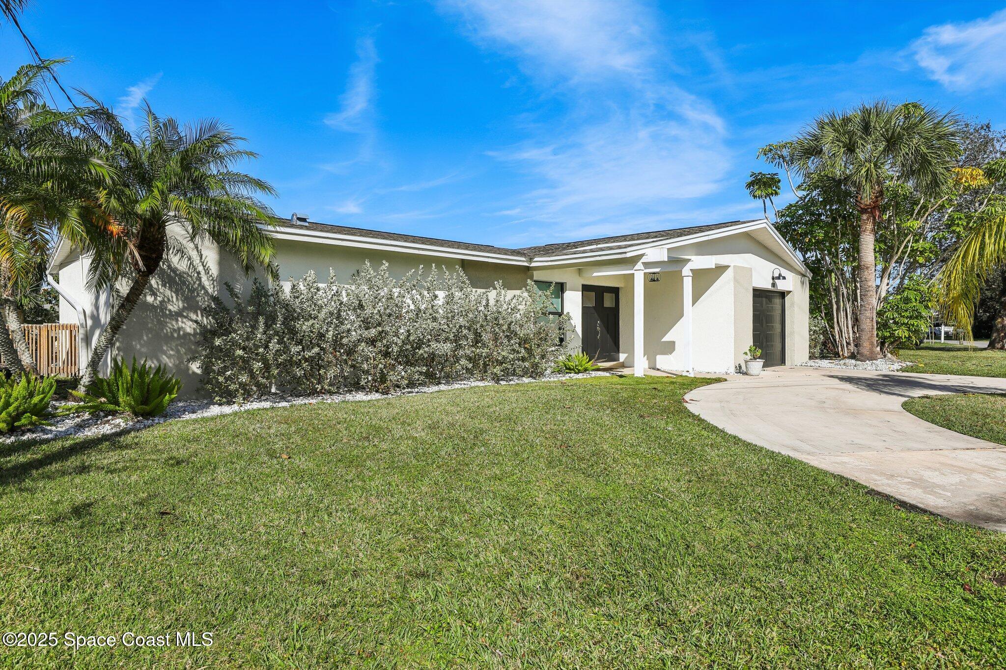 Property Photo: 818 Cardinal Road FL 32926