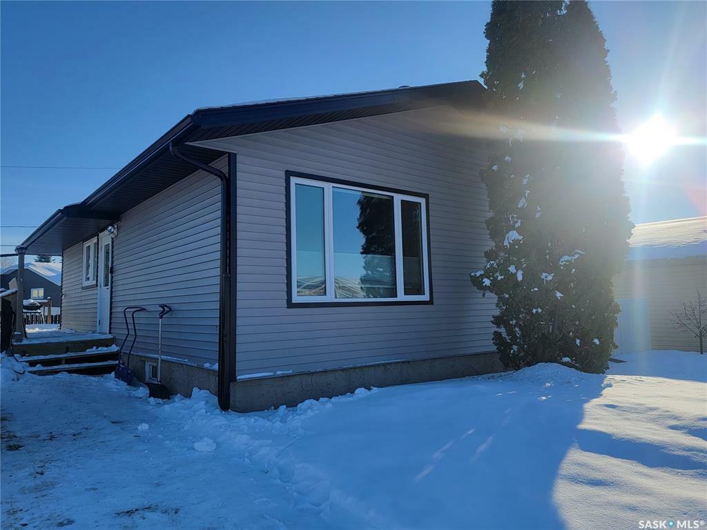 5305 Herald Street N  Macklin SK S0L 2C0 photo