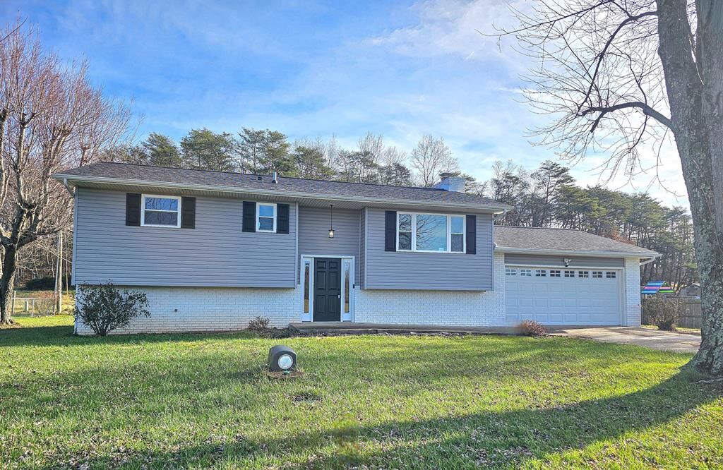Property Photo:  208 White Road  OH 45631 