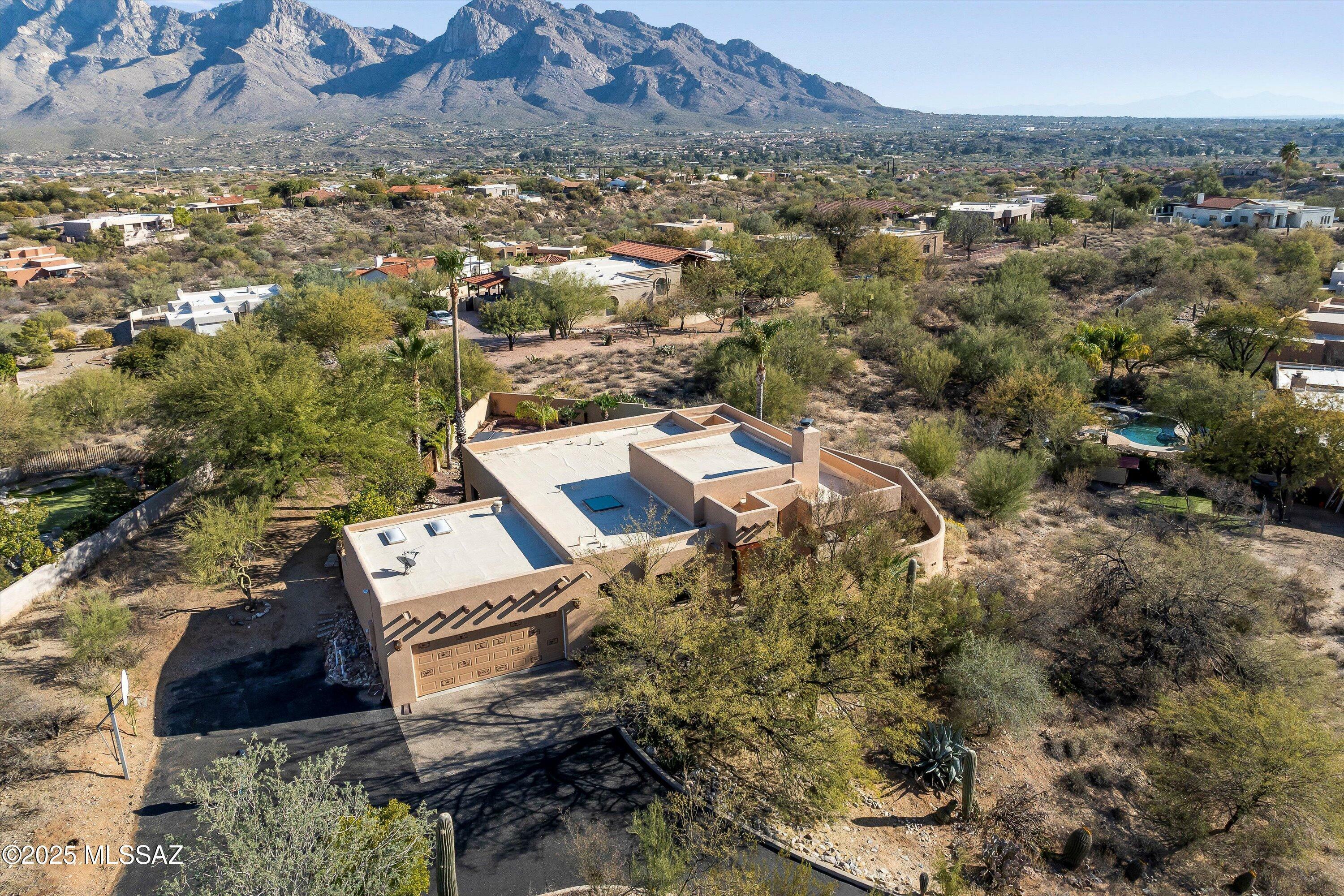 Property Photo:  11140 N Poinsettia Drive  AZ 85737 