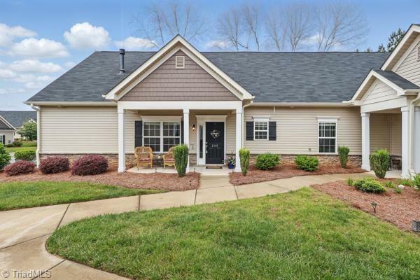 233 Hawks Nest Circle  Clemmons NC 27012 photo