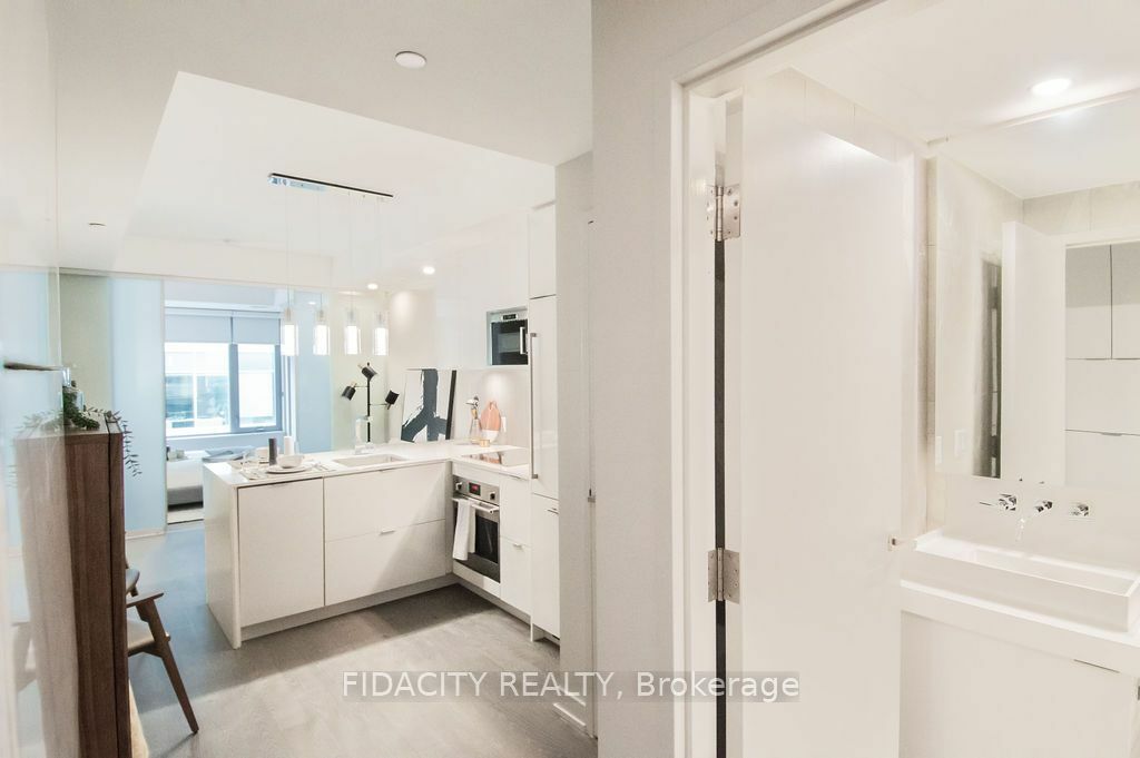 Property Photo:  101 Queen St 1402  ON K1P 0B7 