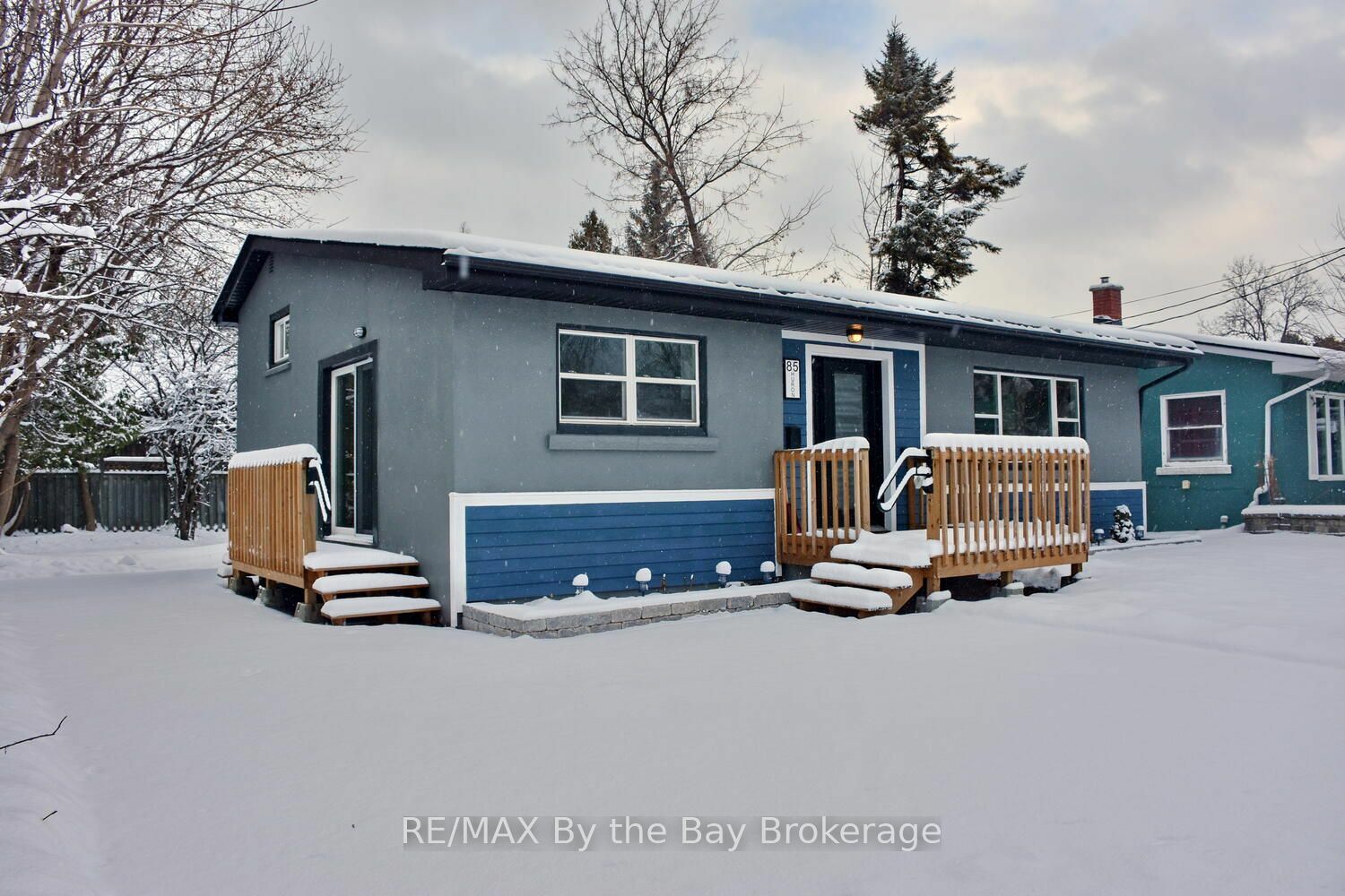 Property Photo:  85 Huron St  ON L9Y 1C7 