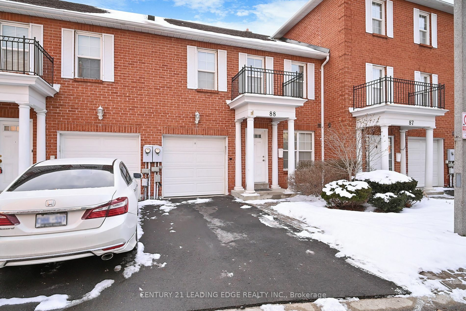 Property Photo:  88 Stornwood Crt  ON L4W 4J2 