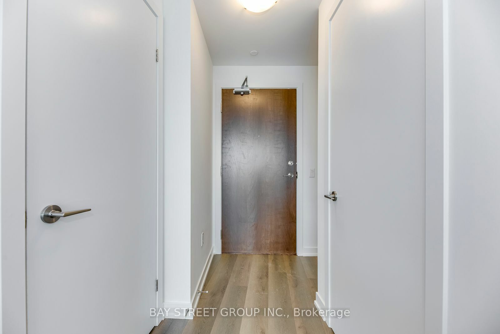 Property Photo:  38 Iannuzzi St 1811  ON M5V 0S2 