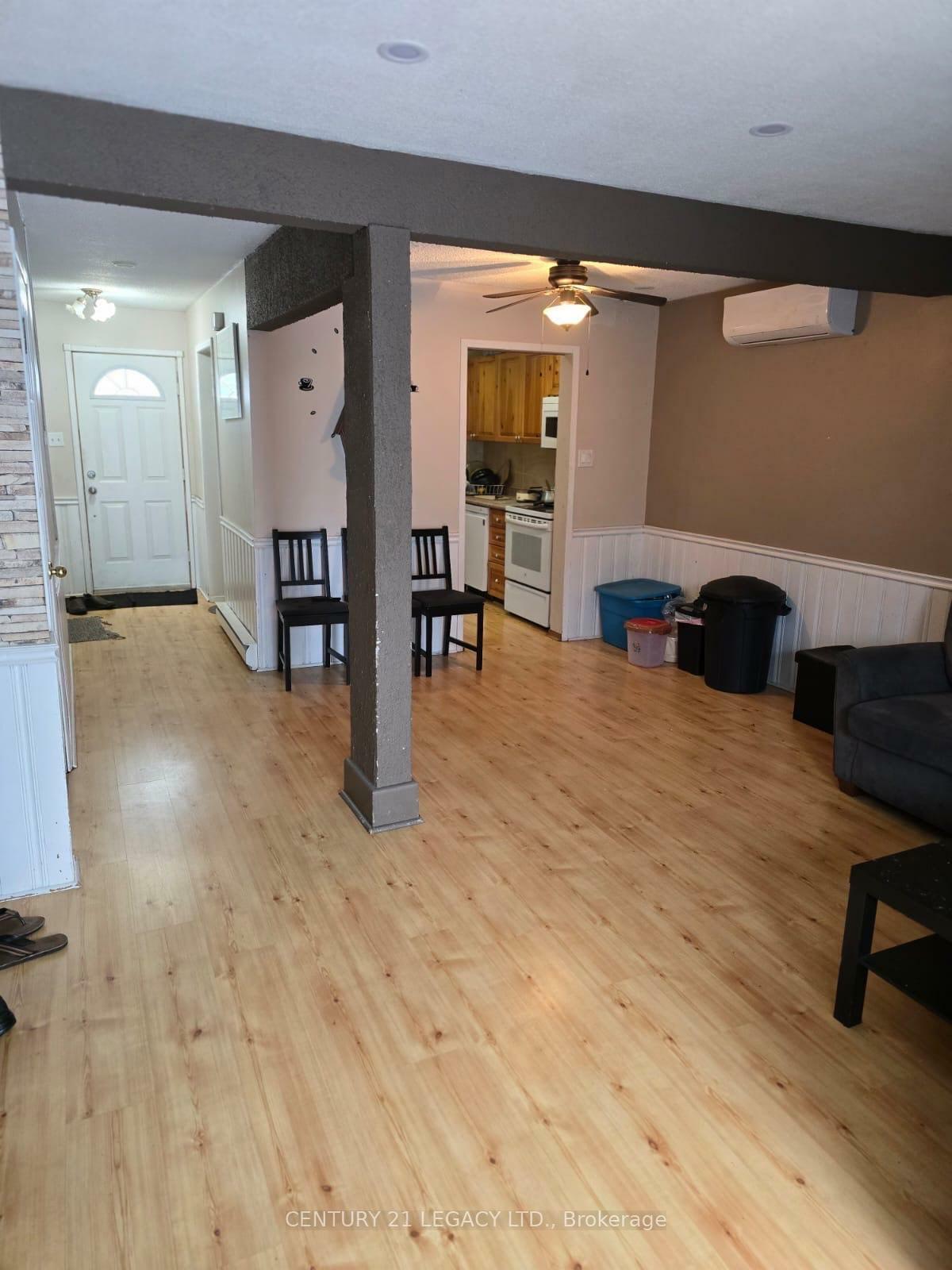 Property Photo: 3 Hernon Court ON L6S 2B9
