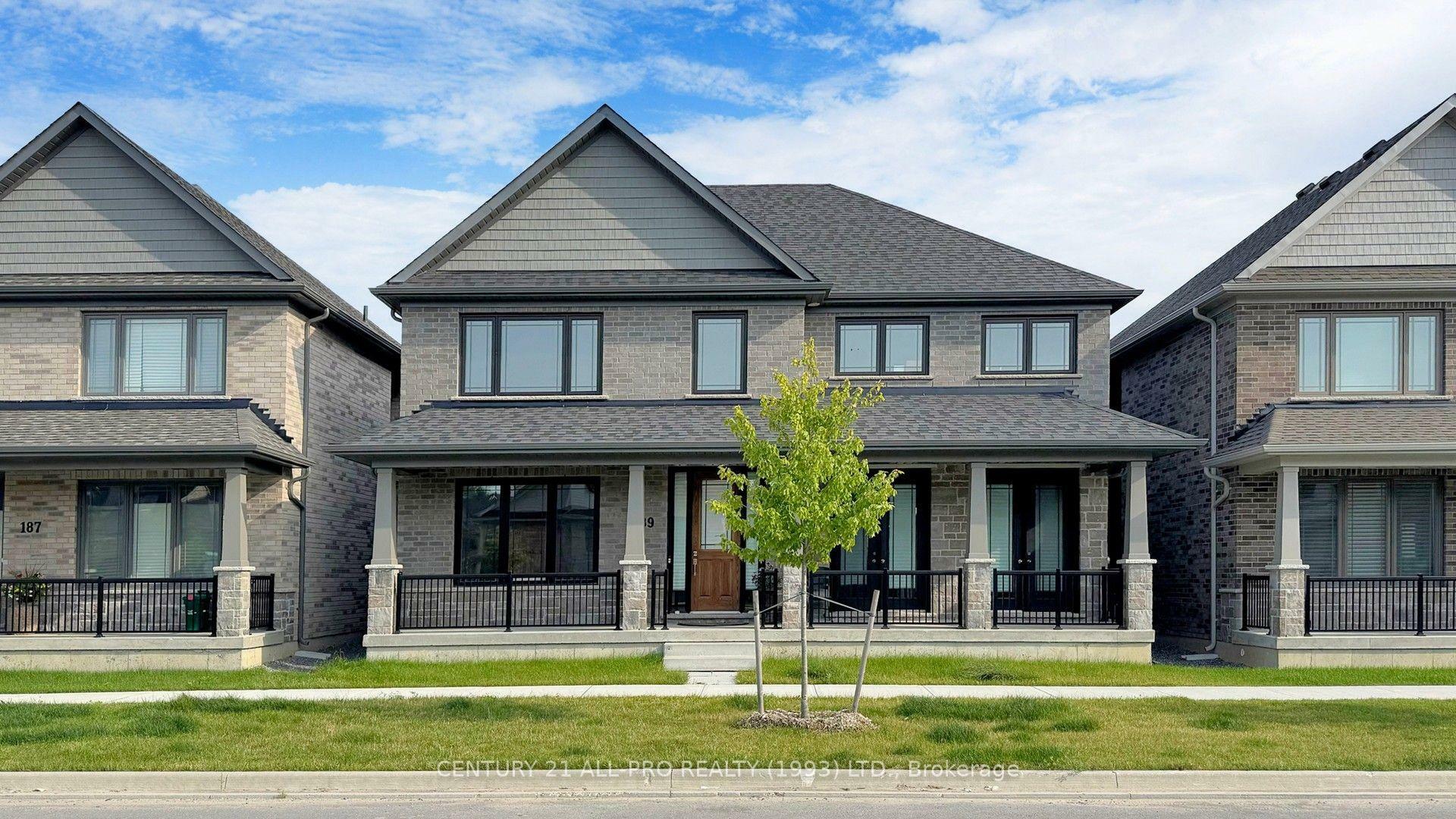 Photo de la propriété: 189 Strachan St ON L1A 0E9