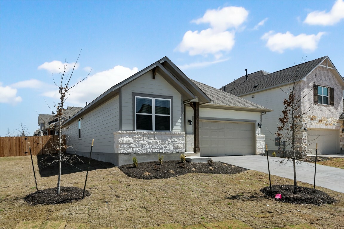 Property Photo: 176 Wrangell Way TX 78620