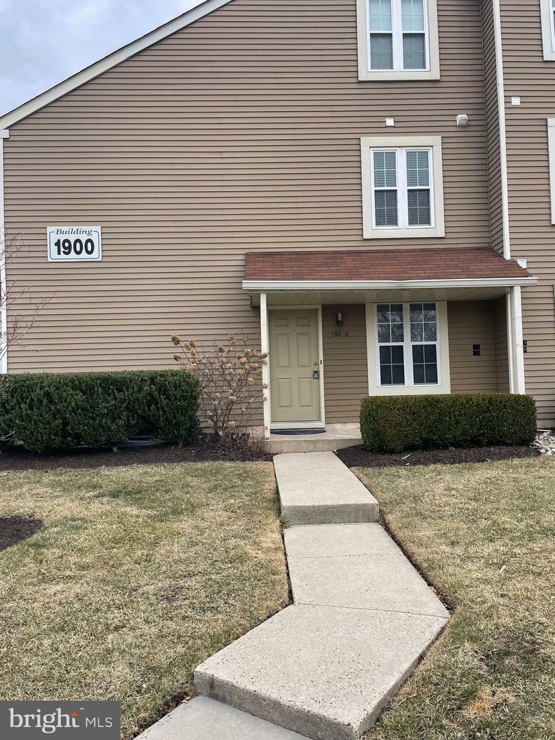 Property Photo:  1901 Sedgefield Drive A  NJ 08054 