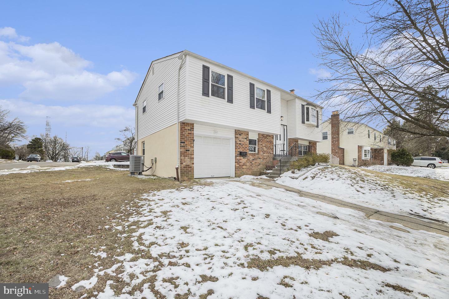 Property Photo:  557 Prelate Circle  PA 19128 