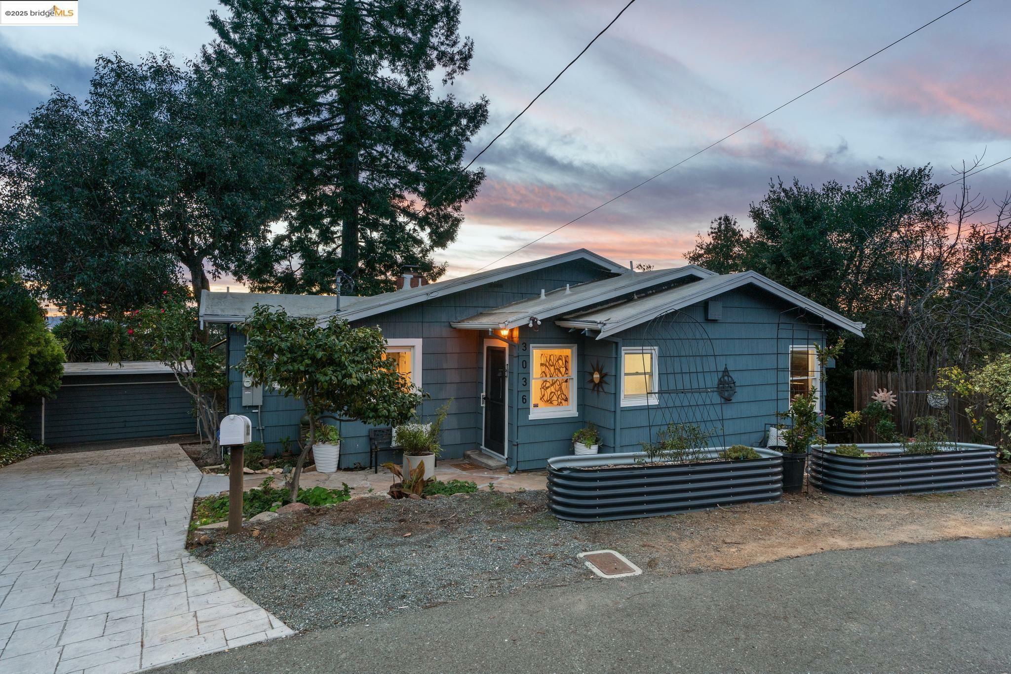 Property Photo:  3036 Frye St  CA 94602 