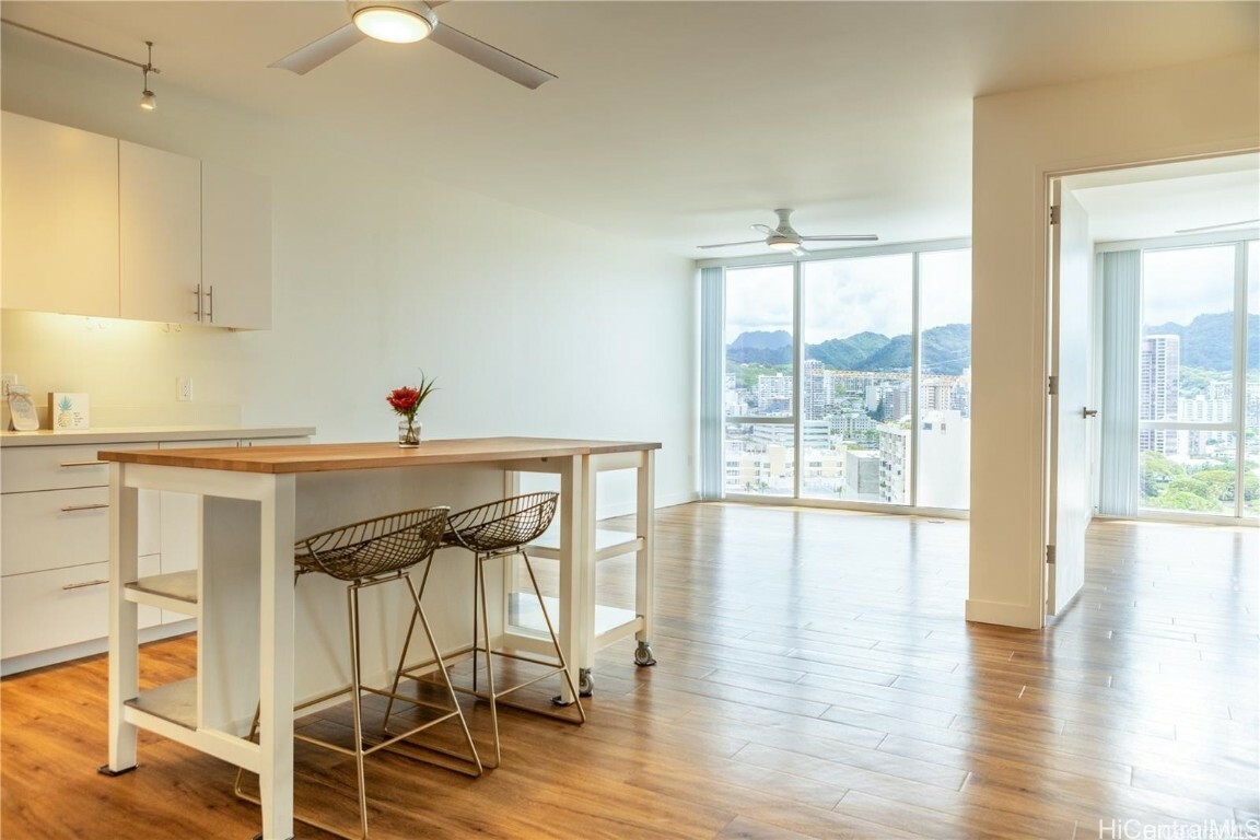 Property Photo:  888 Kapiolani Boulevard 2001  HI 96813 