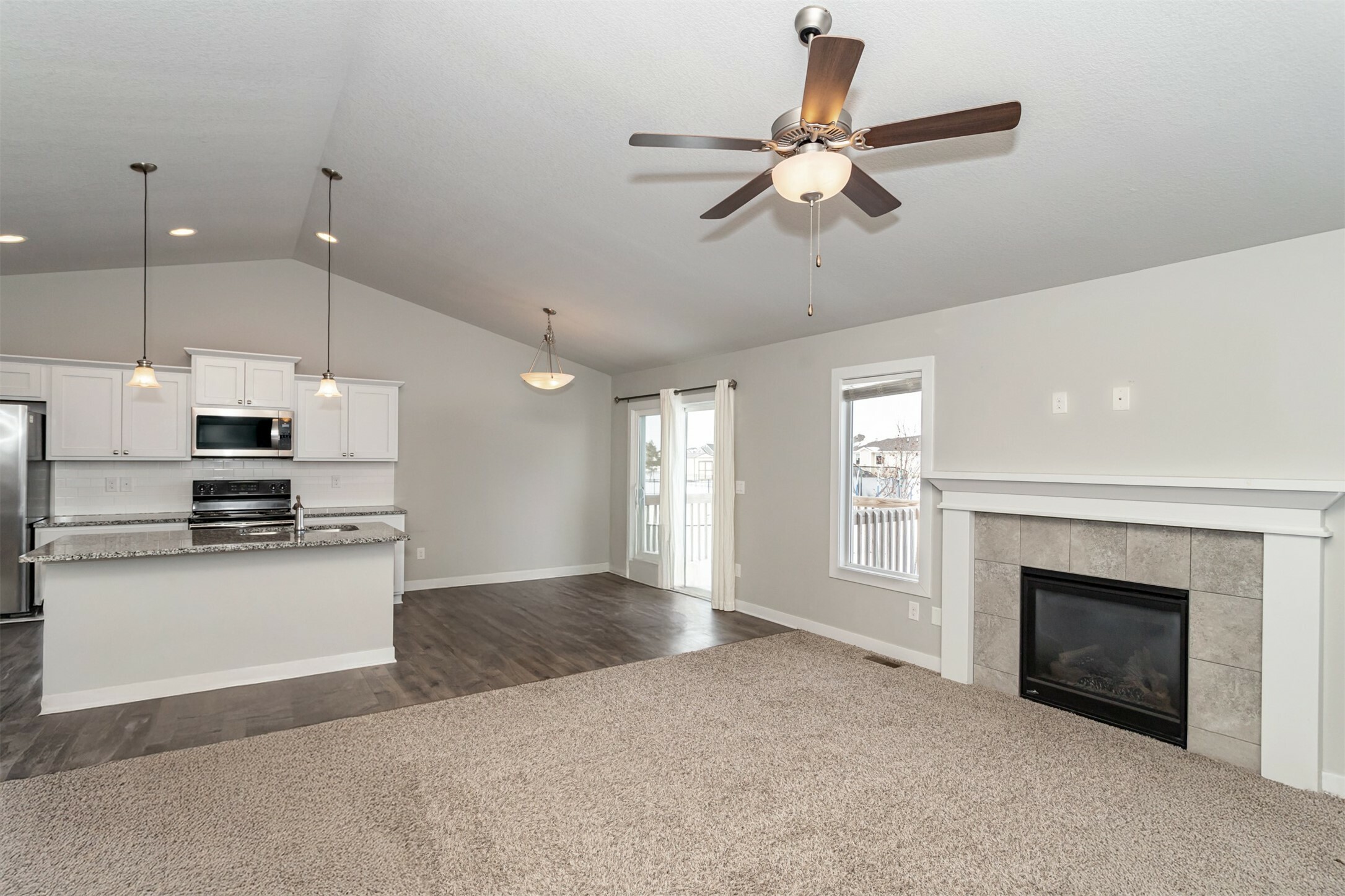 Property Photo:  428 W Centennial Drive  IA 50124 