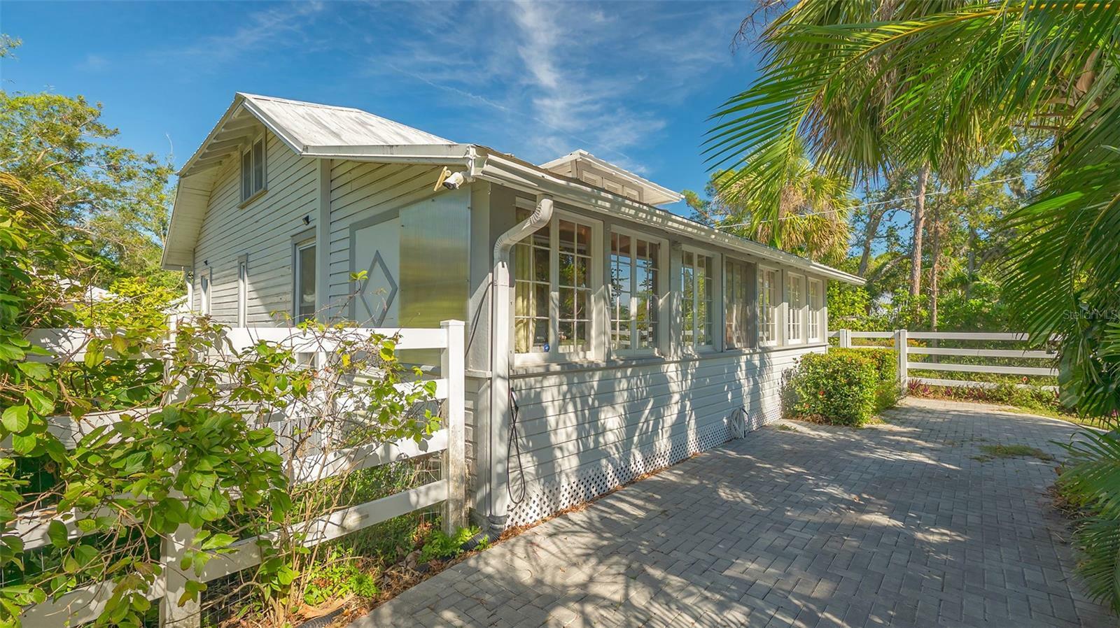 Property Photo:  2525 Ashton Road  FL 34231 