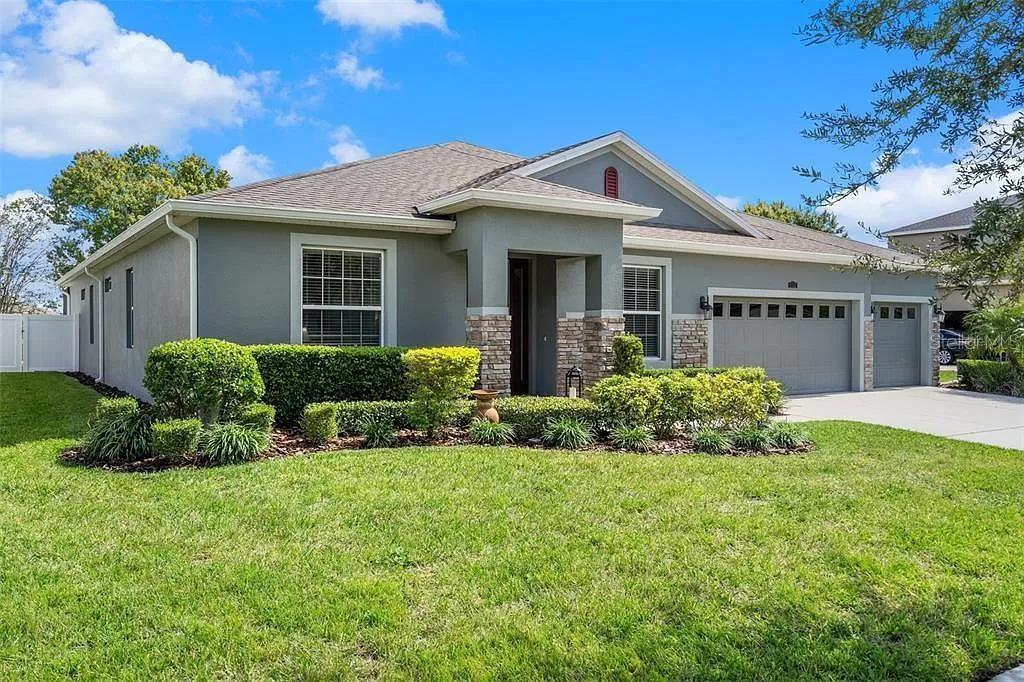 Property Photo:  252 Magneta Loop  FL 33823 