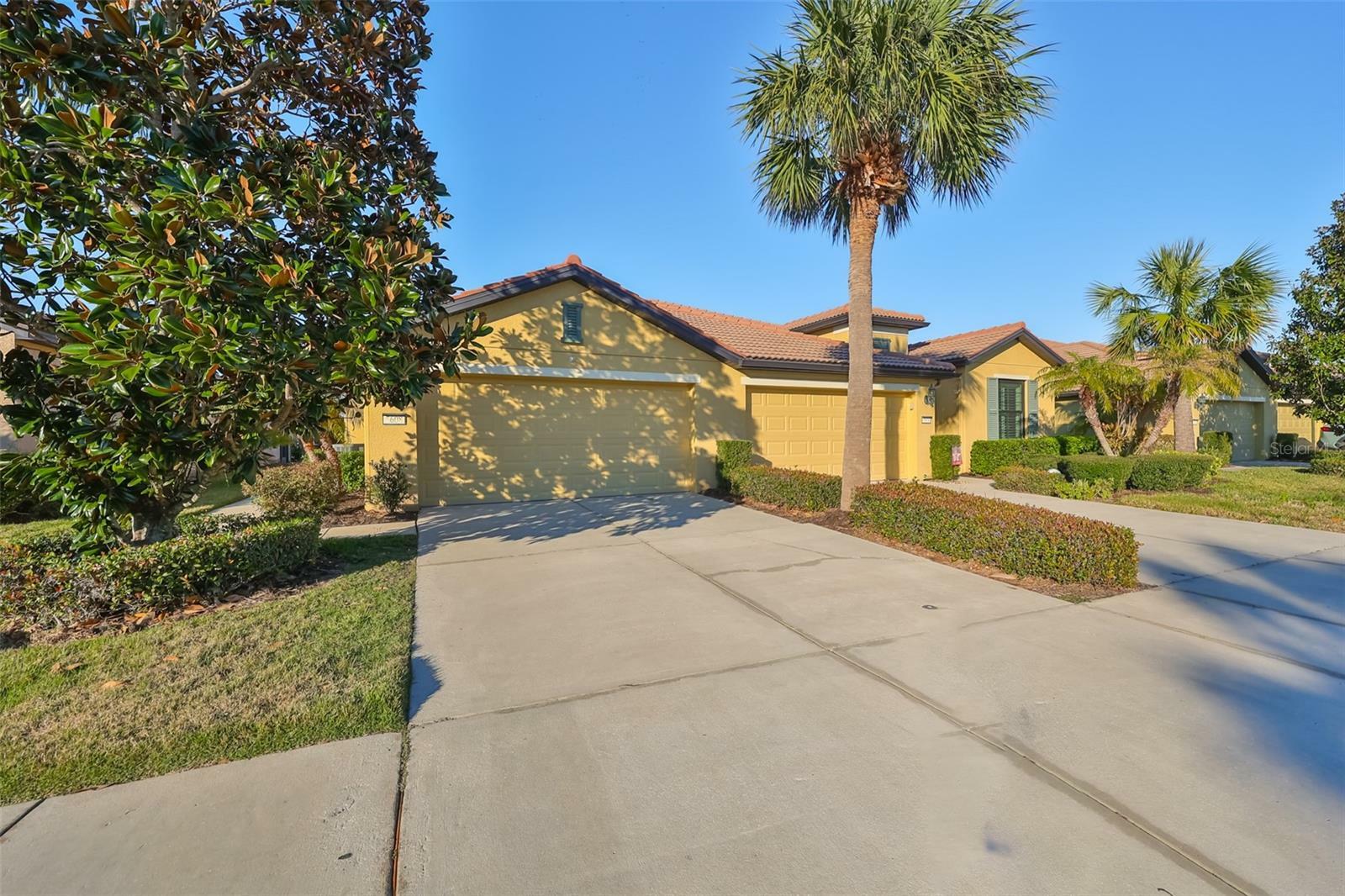 Property Photo:  5608 Sunset Falls Drive  FL 33572 