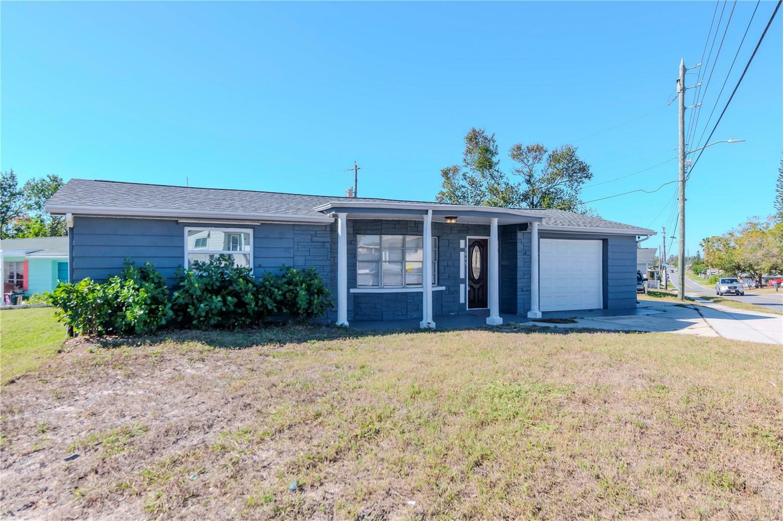 Property Photo:  3445 Briar Cliff Drive  FL 34691 