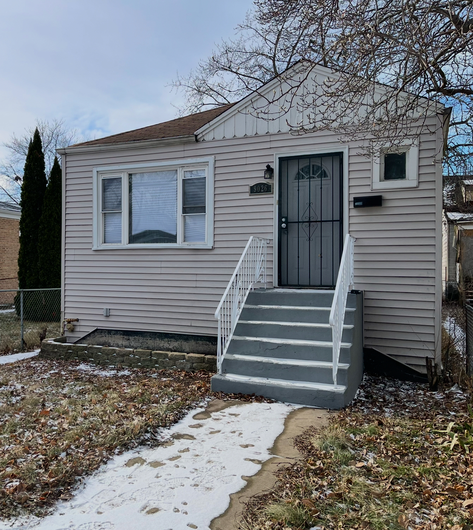 Property Photo:  9026 S Ellis Avenue  IL 60619 