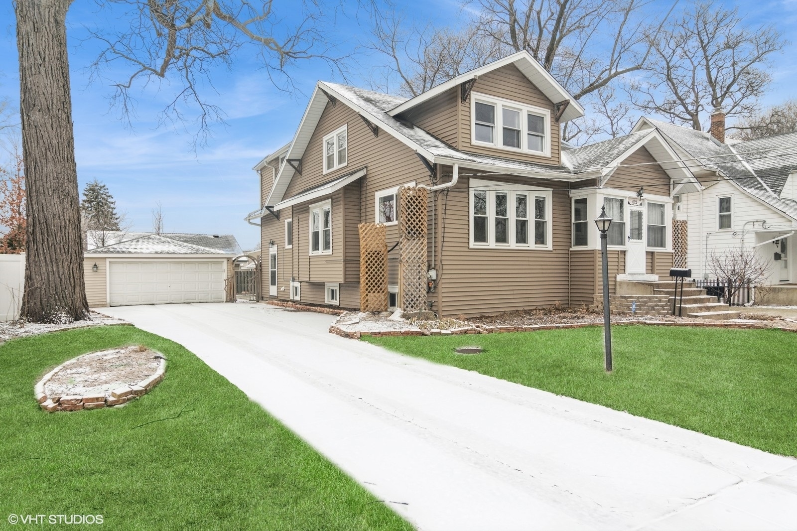 Property Photo:  612 N Chestnut Avenue  IL 60004 