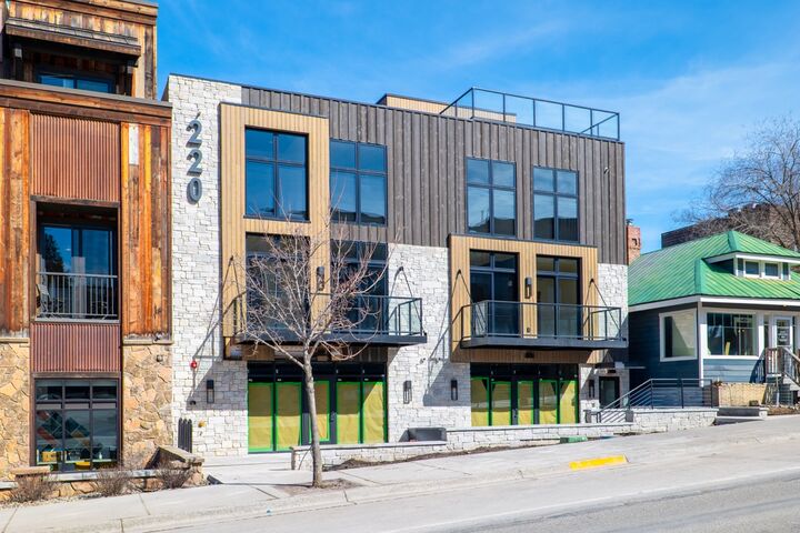 Property Photo:  220 E 2nd Street 204  MT 59937 