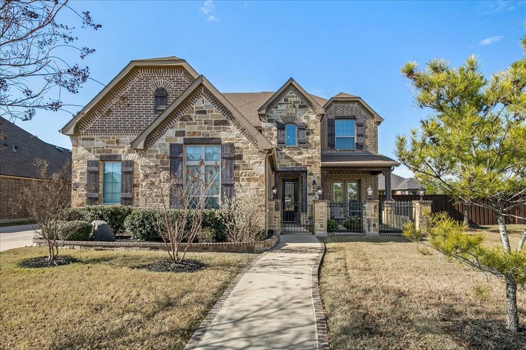 Property Photo:  1100 Stonewall Drive  TX 76063 