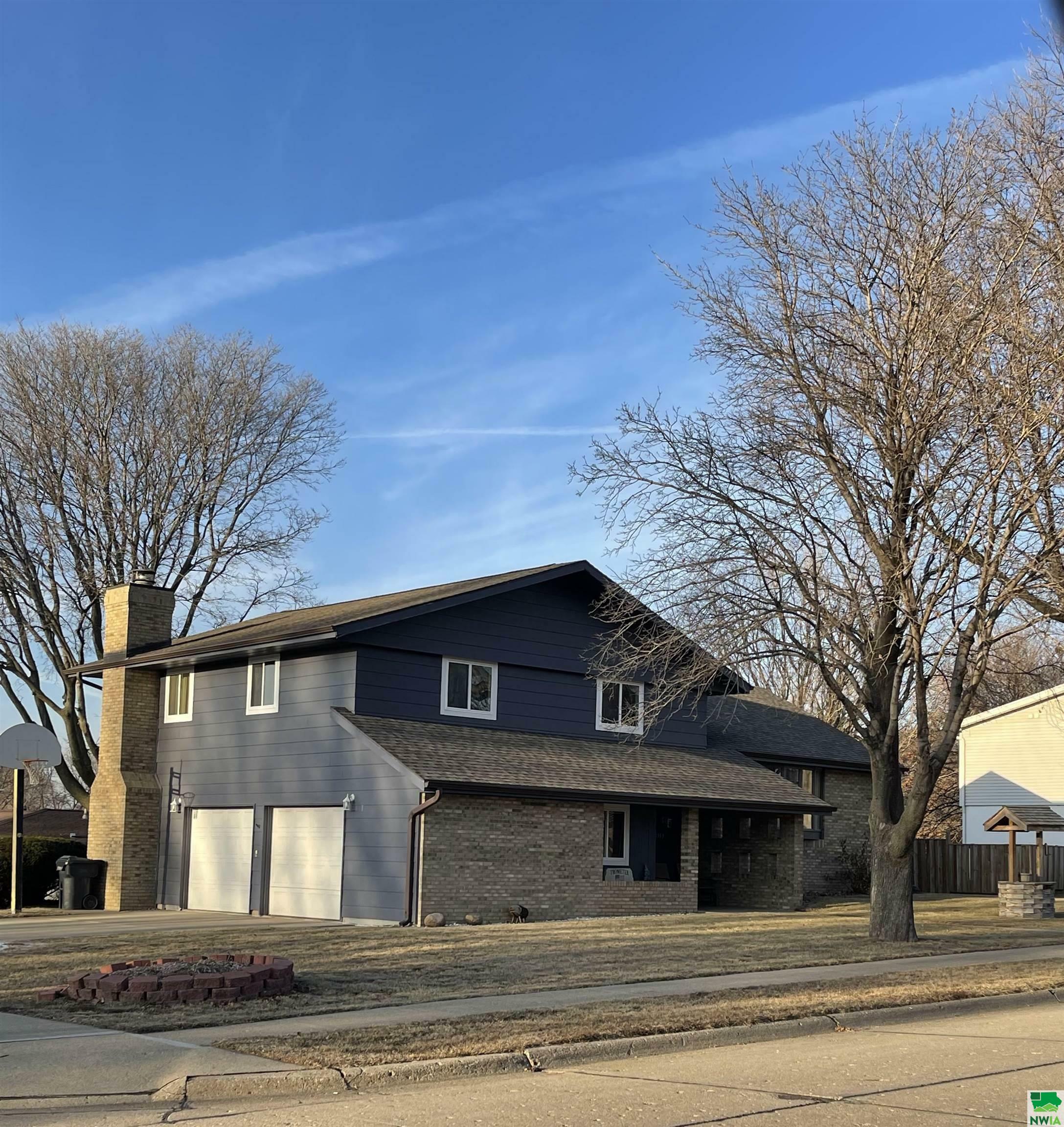 Property Photo:  1393 6th Ave SE  IA 51031 