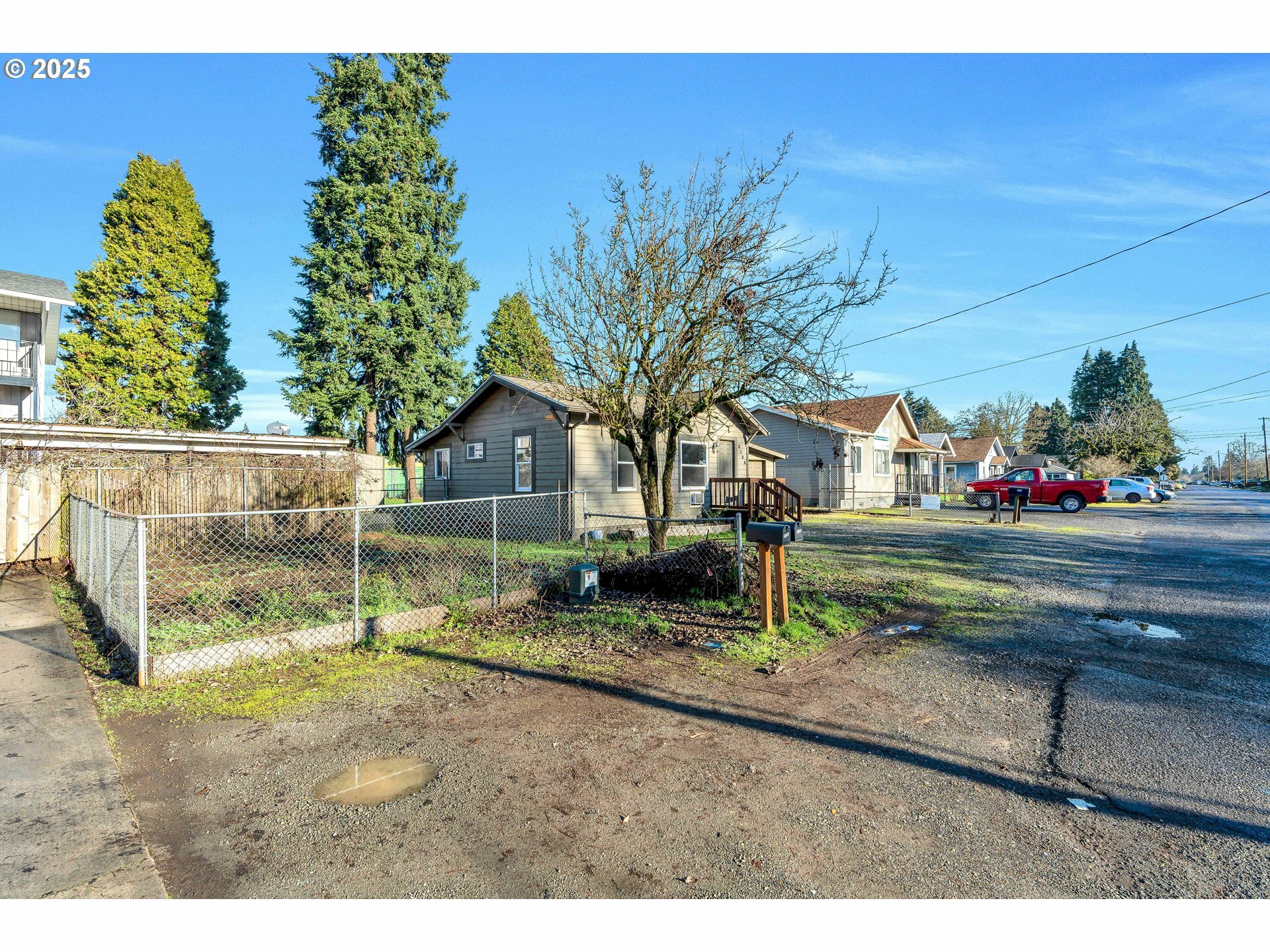 Property Photo:  2108 E 26th St  WA 98661 