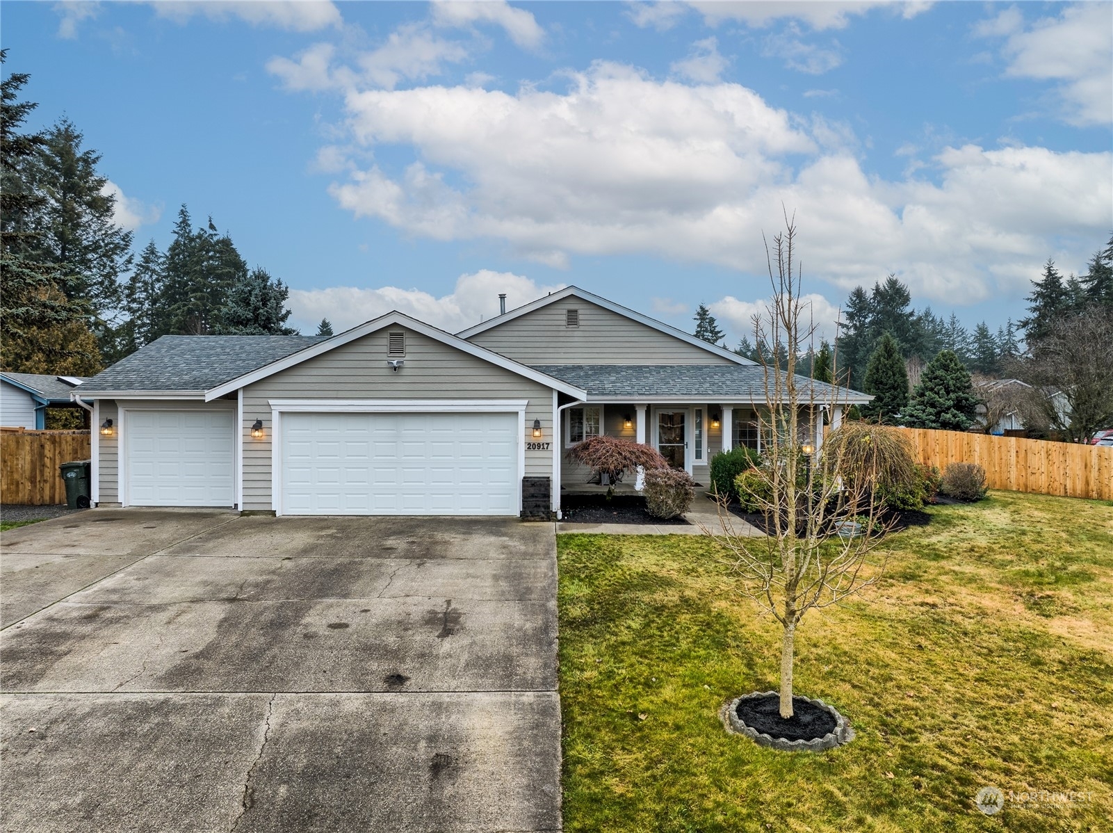 Property Photo:  20917  79th Avenue E  WA 98387 