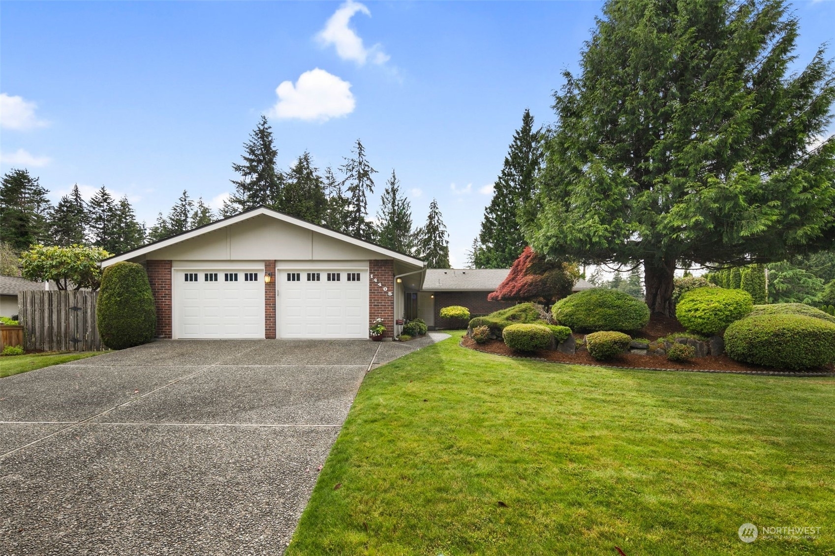 Property Photo:  14405  157th Place SE  WA 98059 