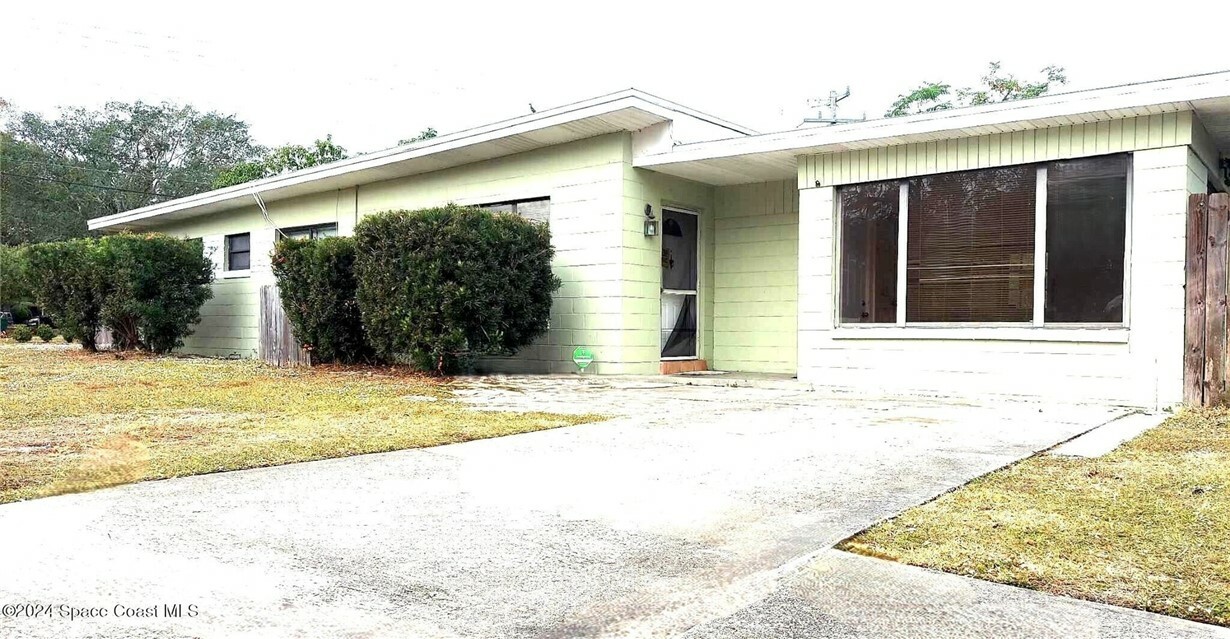 Property Photo:  1513 Harvard Drive  FL 32922 