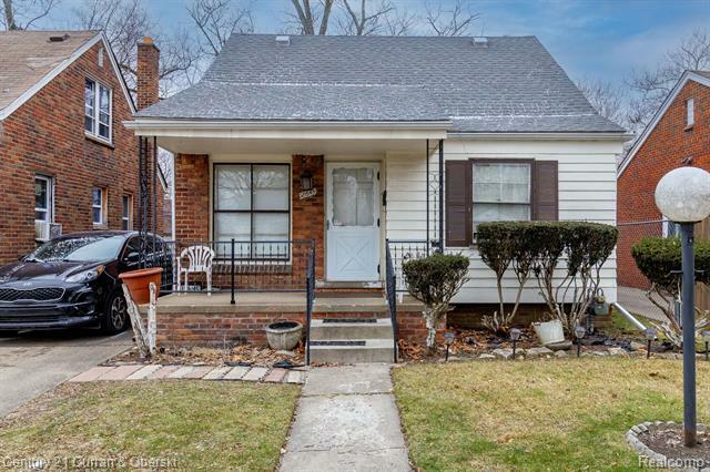 Property Photo:  18645 Greenview Avenue  MI 48219 