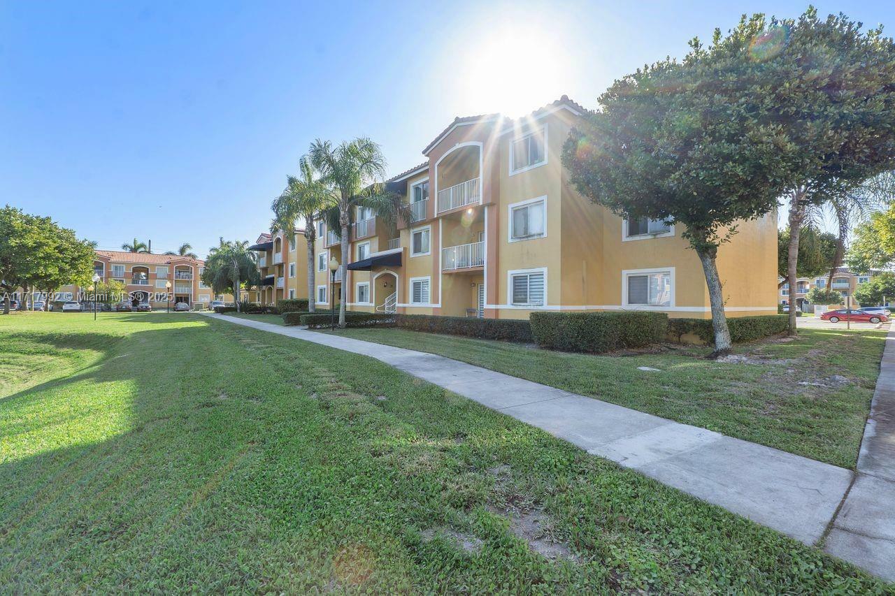 Property Photo:  20930 SW 87th Ave 305  FL 33189 