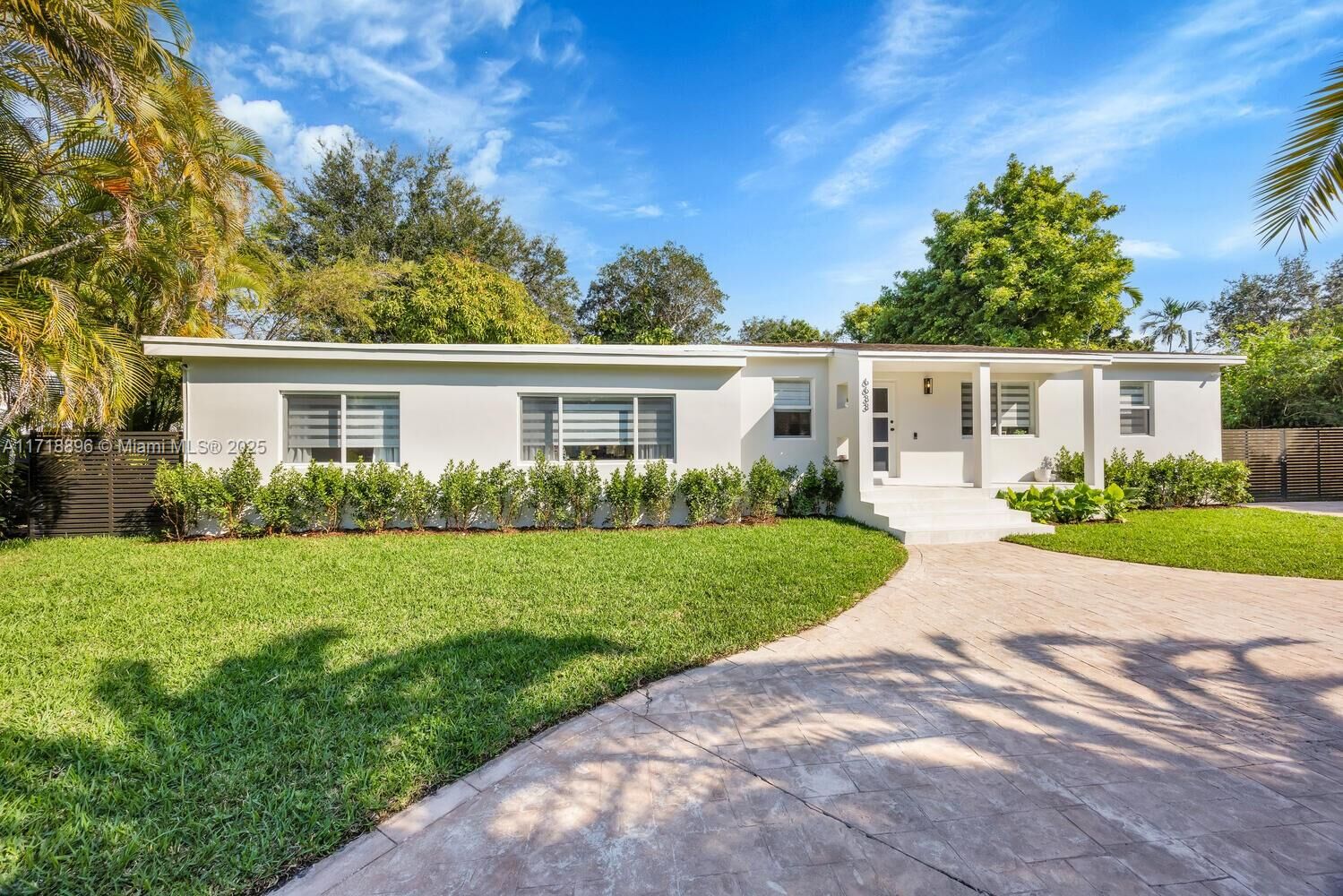 Property Photo: 6633 SW 64th Ct FL 33143