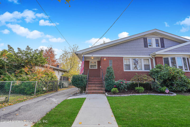 Property Photo:  44 Mildred Avenue  NY 10314 