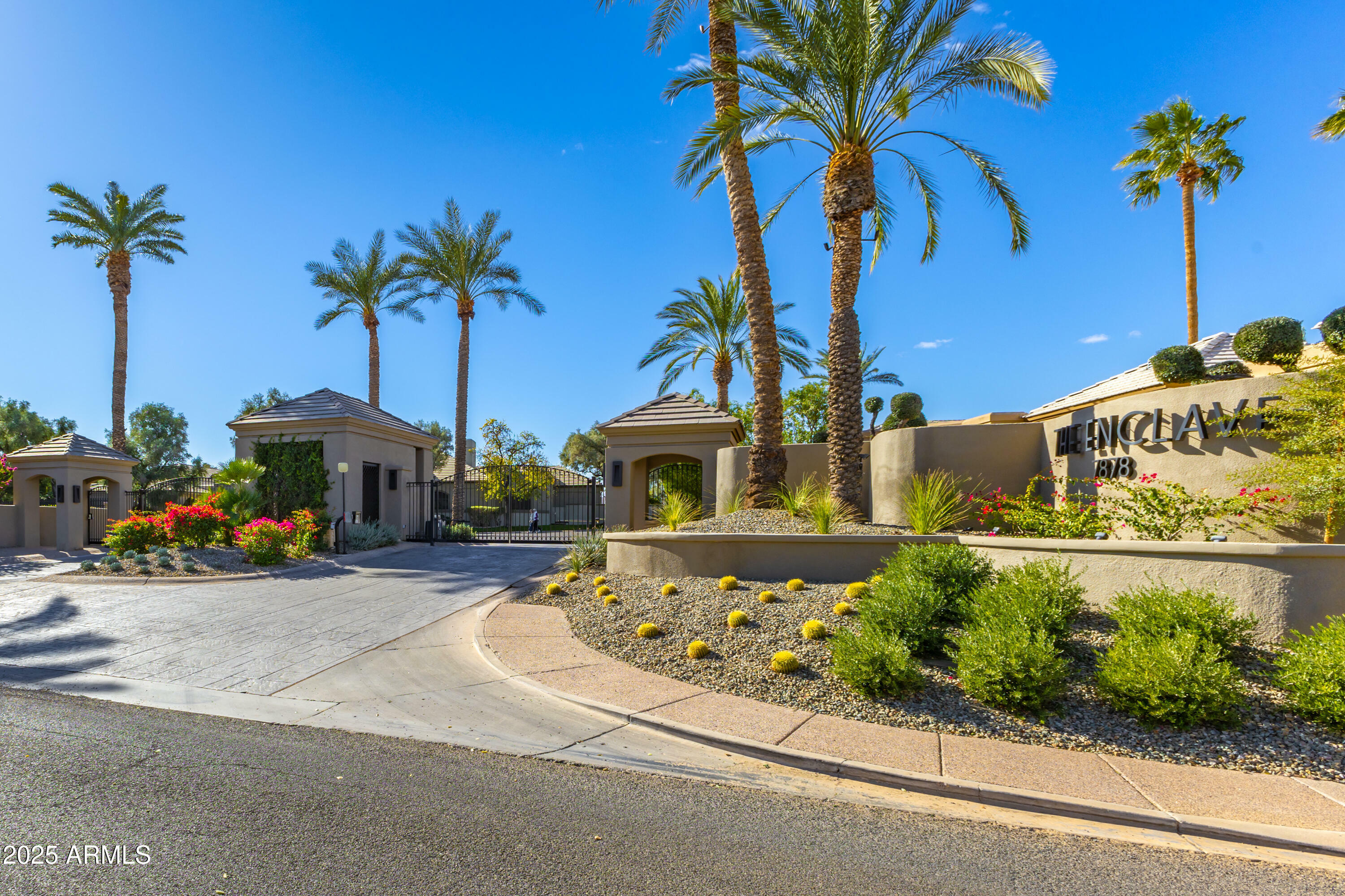 Property Photo: 7878 E Gainey Ranch Road 3 AZ 85258